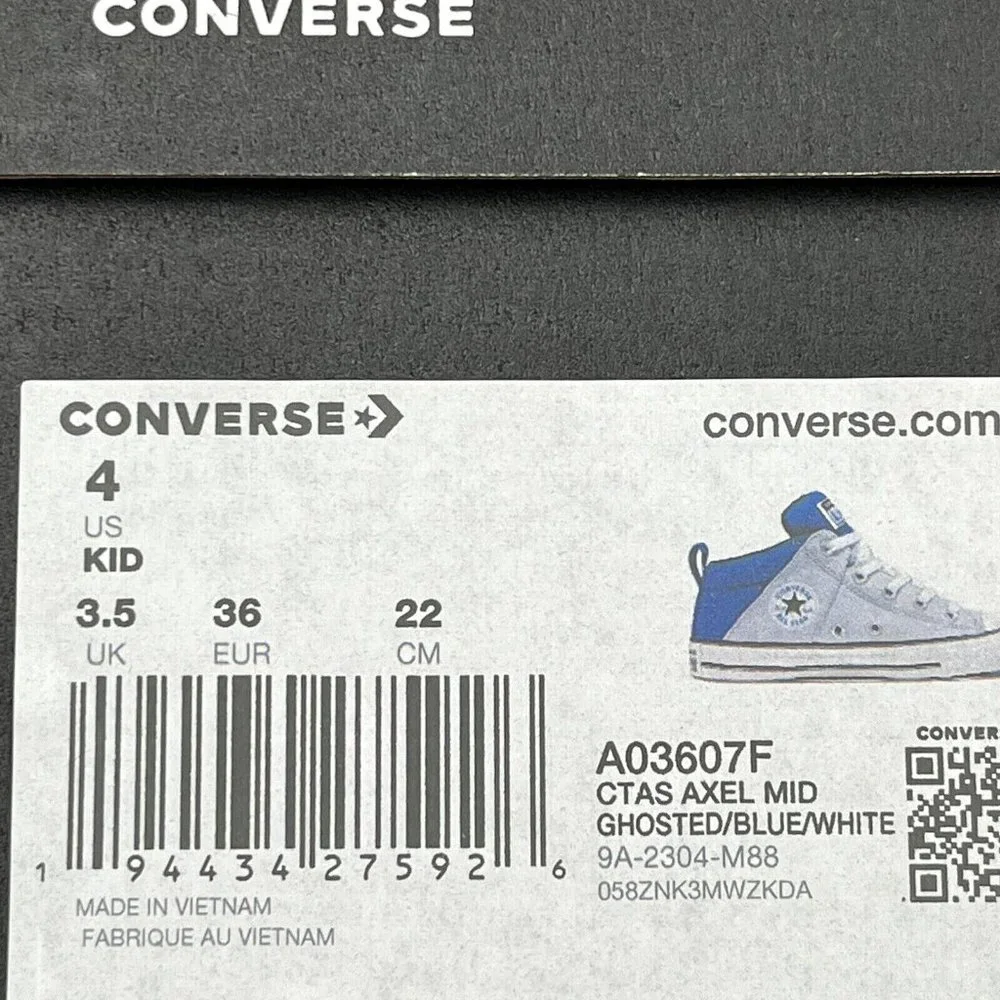 Converse Chuck Taylor All Star Youth Boys Mid Top Shoe Size 4-5 Light/Royal Blue